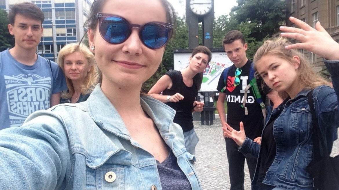 dere8kvg6p_____v24qpa055j-img-8888