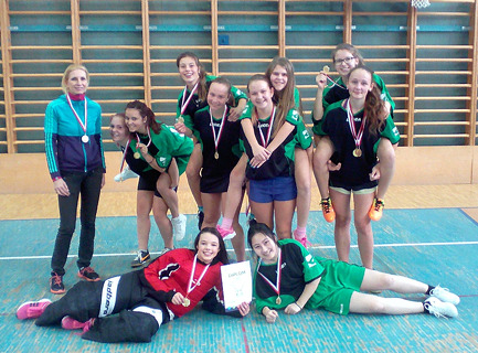 Naše florbalistky vybojovaly postup do kraje!