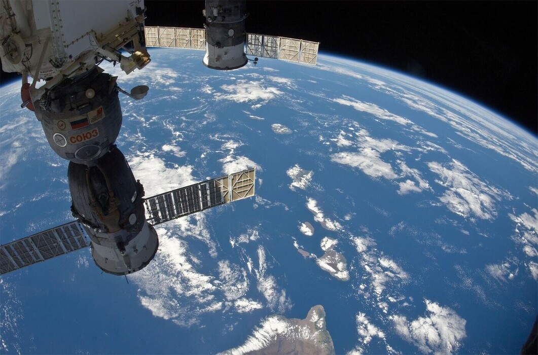 wo1oicea47_____earth_iss
