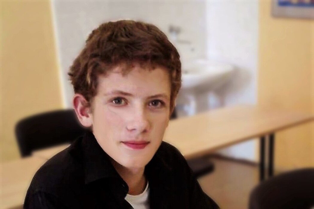 fixi89w7uu_____gfvwba044r-dolezal